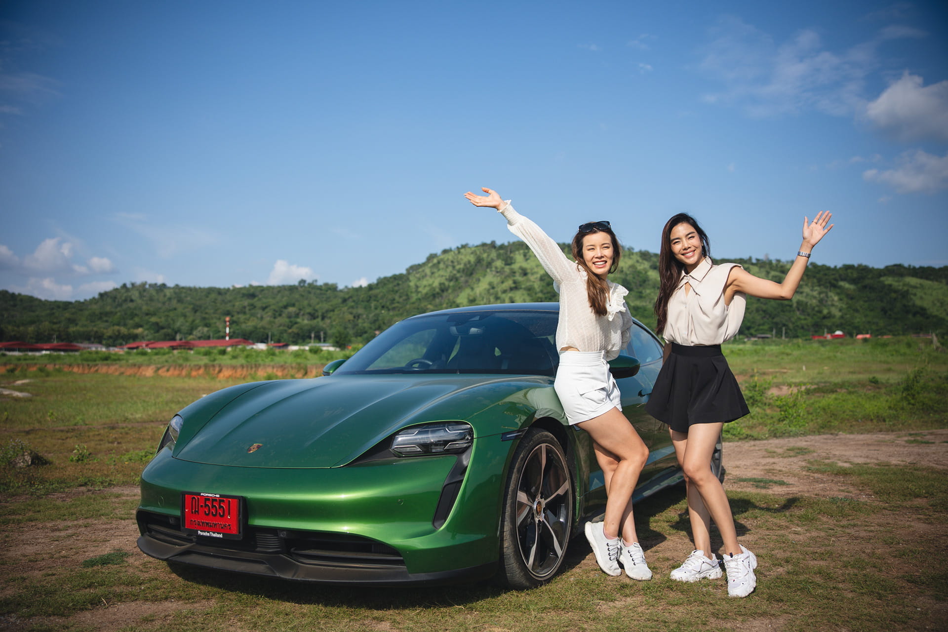 TH_Porsche Taycan